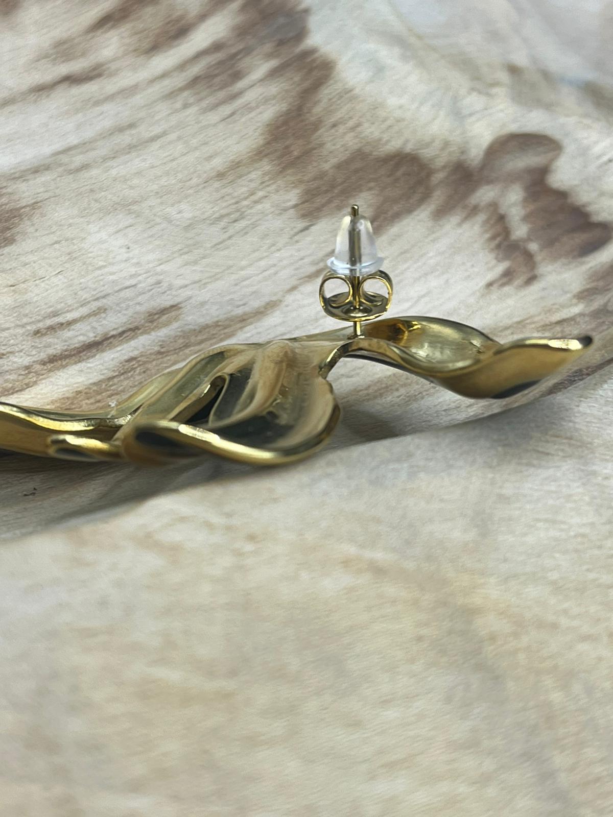 Aile de papillon taupe